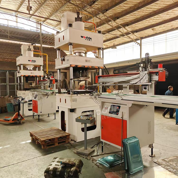 200噸不銹鋼餐盤拉伸液壓機 200噸不銹鋼餐盤拉伸液壓機